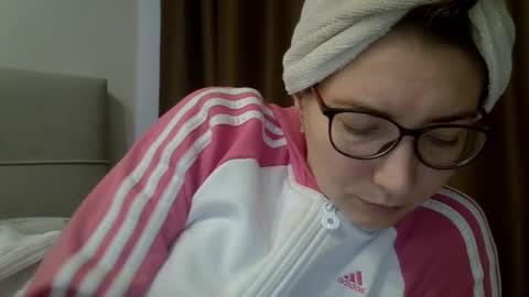 Ashley online show from 12/02/25, 09:14