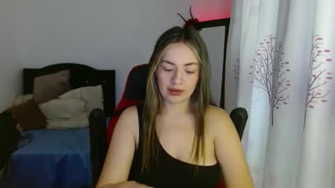 Snapshot of ashleyt1998 chatting on 05/05/26, 02:58 ASHLEY online show from 05/05/26, 02:58