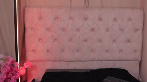 Ashley Lauren online show from 02/12/25, 07:02