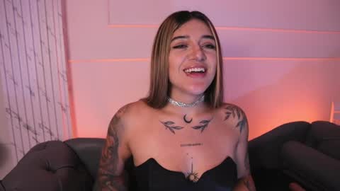 Ashley Lauren online show from 02/15/25, 02:22