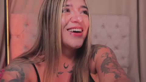 Ashley Lauren online show from 02/27/25, 04:09