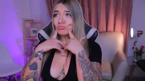 Ashley Lauren online show from 09/18/25, 04:14