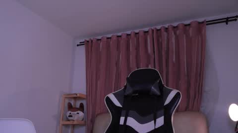 Ashley Lauren online show from 11/25/25, 09:42