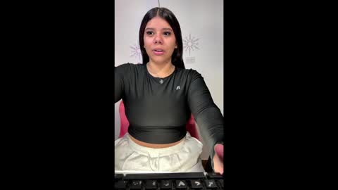 Ashleyy18   online show from 02/06/25, 08:45