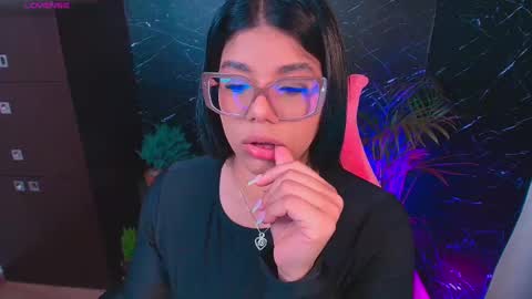 Ashleyy18   online show from 09/26/25, 11:09