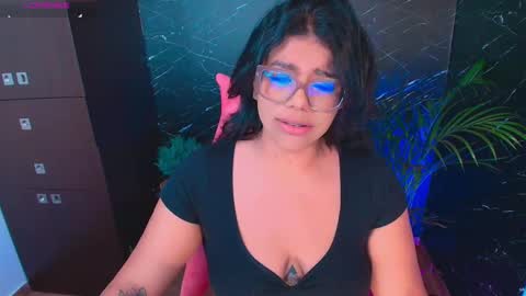 Ashleyy18   online show from 10/09/25, 01:58