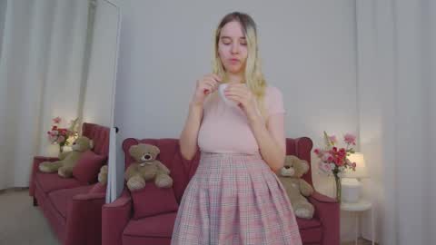 ashly_cherry online show from 11/04/25, 11:09