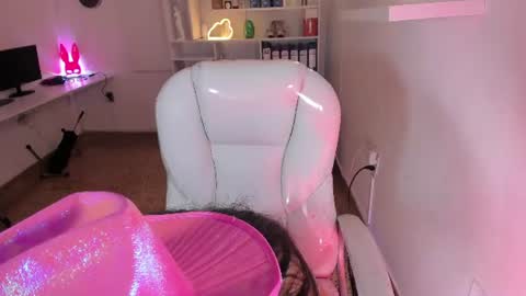 Snapshot of ashly_nova chatting on 07/18/26, 01:26 Ashly online show from 07/18/26, 01:26
