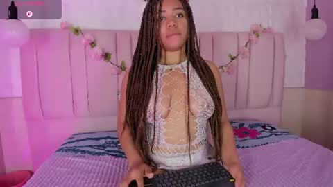 Snapshot of ashly_ruiz chatting on 07/22/26, 08:33 ASHLY online show from 07/22/26, 08:33