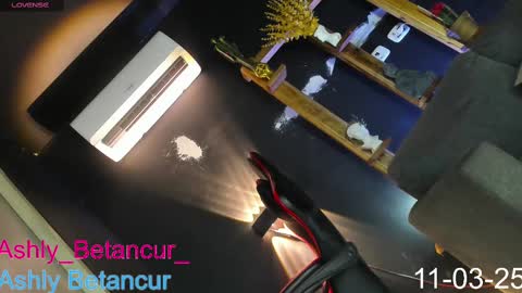 Ashly Betancur  online show from 03/12/25, 01:36