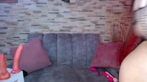 Snapshot of ashlye_hill chatting on 09/23/25, 03:53 Ashlye  online show from 09/23/25, 03:53