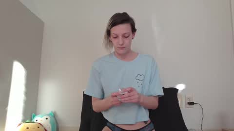 Snapshot of ashquartz chatting on 03/08/25, 10:13 Ash online show from 03/08/25, 10:13