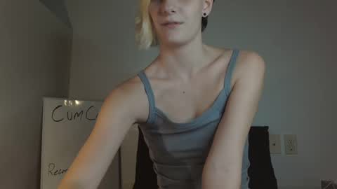 Snapshot of ashquartz chatting on 09/10/25, 12:21 Ash online show from 09/10/25, 12:21