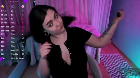 Snapshot of ashton_heidi chatting on 06/17/26, 10:21 Your girlfriend online show from 06/17/26, 10:21