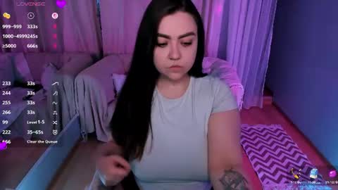 Snapshot of ashton_heidi chatting on 06/19/26, 11:19 Your girlfriend online show from 06/19/26, 11:19