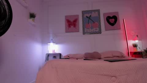 Snapshot of asia_lune chatting on 06/03/26, 03:31 MyaFontaine online show from 06/03/26, 03:31