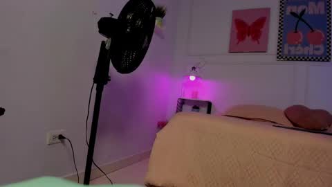 Snapshot of asia_lune chatting on 06/04/26, 03:34 MyaFontaine online show from 06/04/26, 03:34