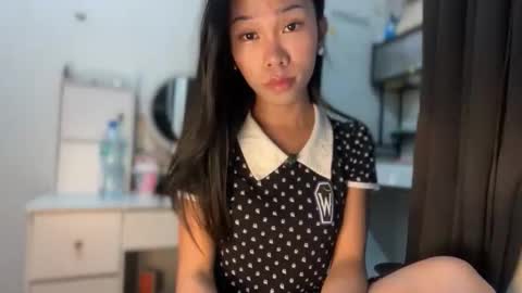 Snapshot of asian_aki chatting on 04/10/26, 01:49 Marj online show from 04/10/26, 01:49