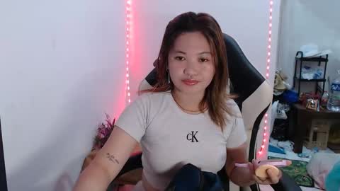 Snapshot of asian_honey69 chatting on 11/12/25, 03:07 bb girl online show from 11/12/25, 03:07