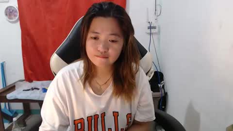 Snapshot of asian_honey69 chatting on 01/09/26, 06:42 bb girl online show from 01/09/26, 06:42