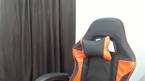 KRISTELLE online show from 10/26/25, 09:04