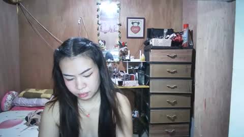 asian_llory online show from 09/18/25, 12:01