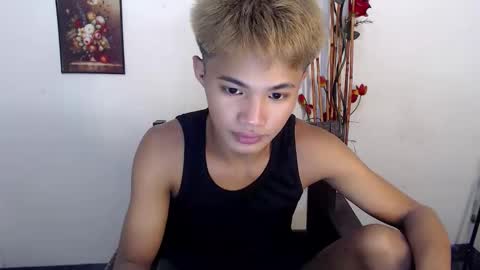asian_lover05 online show from 09/23/25, 11:02