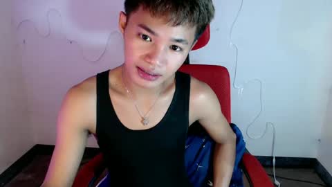 Snapshot of asian_lover05 chatting on 06/18/26, 05:17 asian_lover05 online show from 06/18/26, 05:17