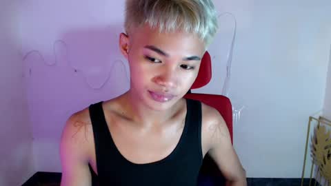 Snapshot of asian_lover05 chatting on 07/15/26, 06:24 asian_lover05 online show from 07/15/26, 06:24
