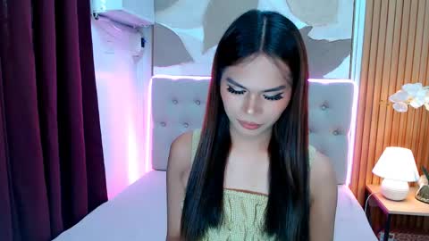 mooreen online show from 04/12/26, 08:52