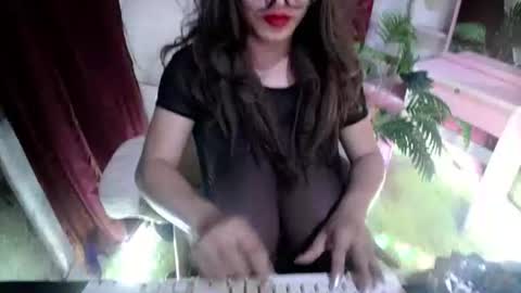 Lovely online show from 04/05/26, 05:54