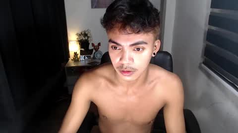 Snapshot of asianboyhunt chatting on 12/22/24, 08:36 Fev online show from 12/22/24, 08:36