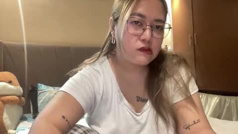 Snapshot of asianbunny10 chatting on 03/13/26, 04:19 Curvy online show from 03/13/26, 04:19