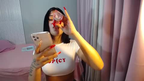 Snapshot of asiangirl_rhian chatting on 12/06/24, 08:15 goddes rhian online show from 12/06/24, 08:15