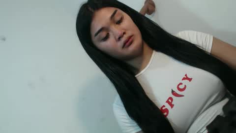 Snapshot of asiangirl_rhian chatting on 09/11/25, 01:28 goddes rhian online show from 09/11/25, 01:28