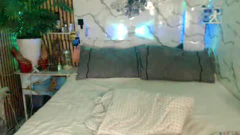 Snapshot of asianhottestangel chatting on 05/21/26, 11:39 ALEAH online show from 05/21/26, 11:39