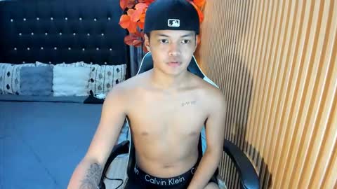 Snapshot of asianhugescott chatting on 10/06/25, 12:46 VICTORIA SCOTT online show from 10/06/25, 12:46