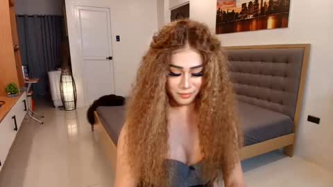 ERIKA 3 online show from 12/07/24, 09:17