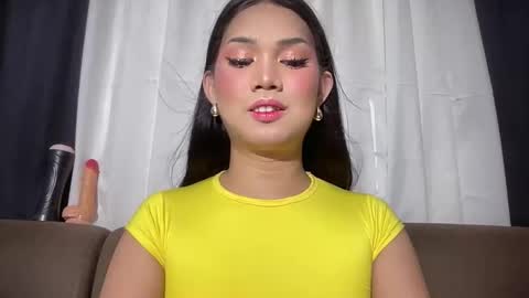 Snapshot of asiansweet_lily chatting on 06/06/26, 10:47 Lily online show from 06/06/26, 10:47