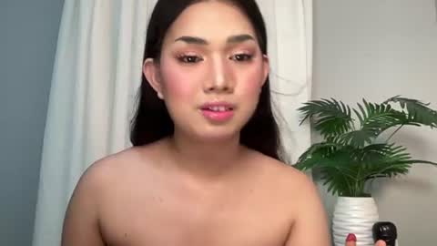 Snapshot of asiansweet_lily chatting on 07/09/26, 12:37 Lily online show from 07/09/26, 12:37