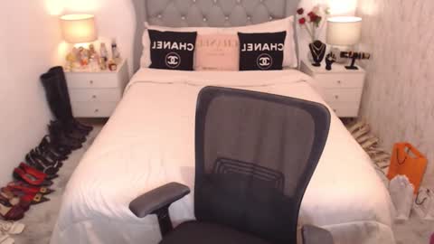 Kylie online show from 01/10/25, 05:56