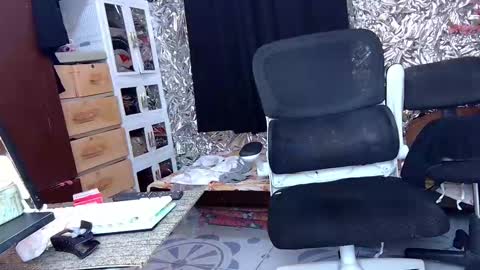 Trish online show from 11/16/25, 11:05