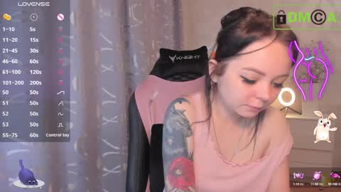 Snapshot of asima_ chatting on 10/14/25, 09:10 Asima online show from 10/14/25, 09:10