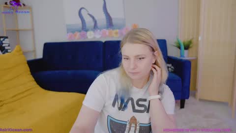 Snapshot of asiri_ocean chatting on 06/01/26, 03:58 Asiri pronounced Ah-siri Please no nicknames 3 online show from 06/01/26, 03:58