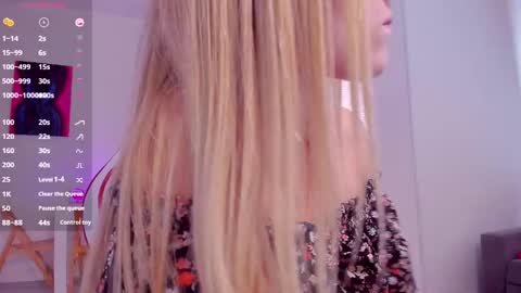 Caroline online show from 03/08/25, 11:48