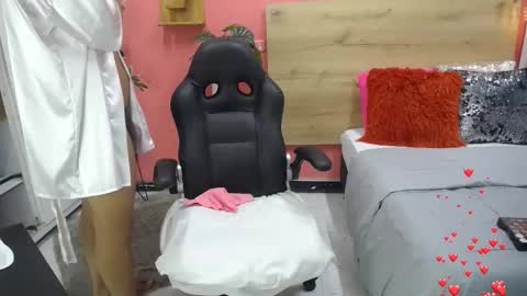 Snapshot of aslyhernandez chatting on 05/18/26, 11:27 ASLY online show from 05/18/26, 11:27