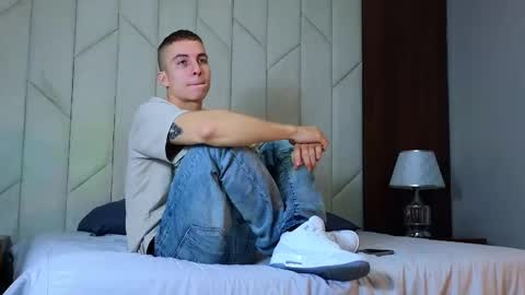 Snapshot of asmodeo_cox chatting on 12/01/24, 04:29 Asmodeo  -   online show from 12/01/24, 04:29