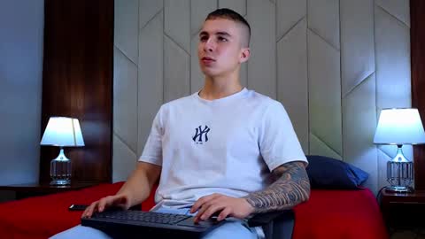 Snapshot of asmodeo_cox chatting on 01/15/25, 09:41 Asmodeo  -   online show from 01/15/25, 09:41