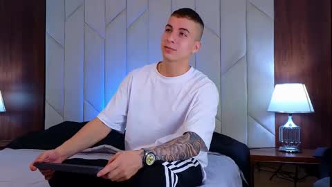 Snapshot of asmodeo_cox chatting on 01/16/25, 11:37 Asmodeo  -   online show from 01/16/25, 11:37