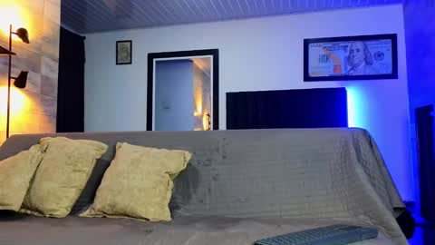 Snapshot of asmodeo_cox chatting on 02/23/25, 09:22 Asmodeo  -   online show from 02/23/25, 09:22